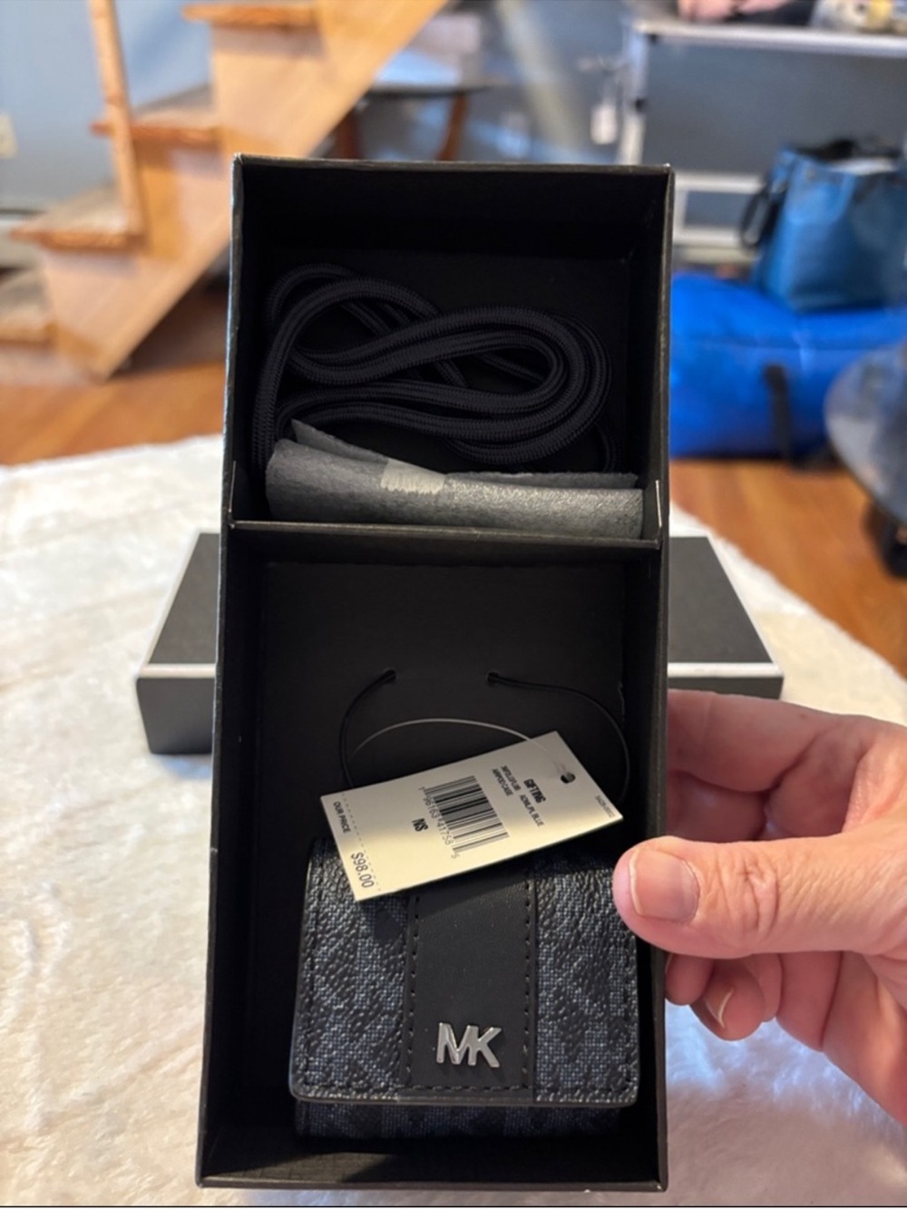Michael Kors MK Logo Ear Pods Holder Wallet
